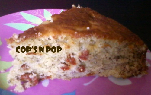Gâteau moëlleux aux baies de goji, banane, coco et amande