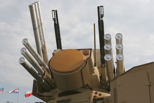 Un missile anti-aérien russe Pantsyr-1 récemment fourni, a été utilisé pour abattre l’avion de chasse turc.