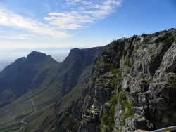 Devil's Peak et Maclear's Beacon vus depuis Table Mountain
