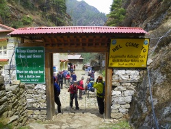 Porte d'entrée du Sagarmatha National Park (Parc National de l'Everest)