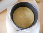 Entremet pommes pochées aux épices, mousse caramel beurre salé sur palet breton    Mod_article3110653_6