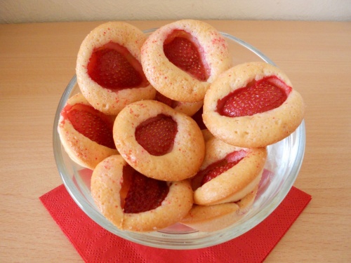 Minis moelleux aux fraises façon "Barquette de Lu"  Mod_article3719243_13
