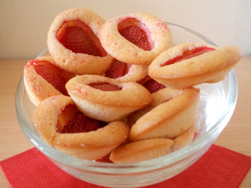 Minis moelleux aux fraises façon "Barquette de Lu"  Mod_article3719243_15